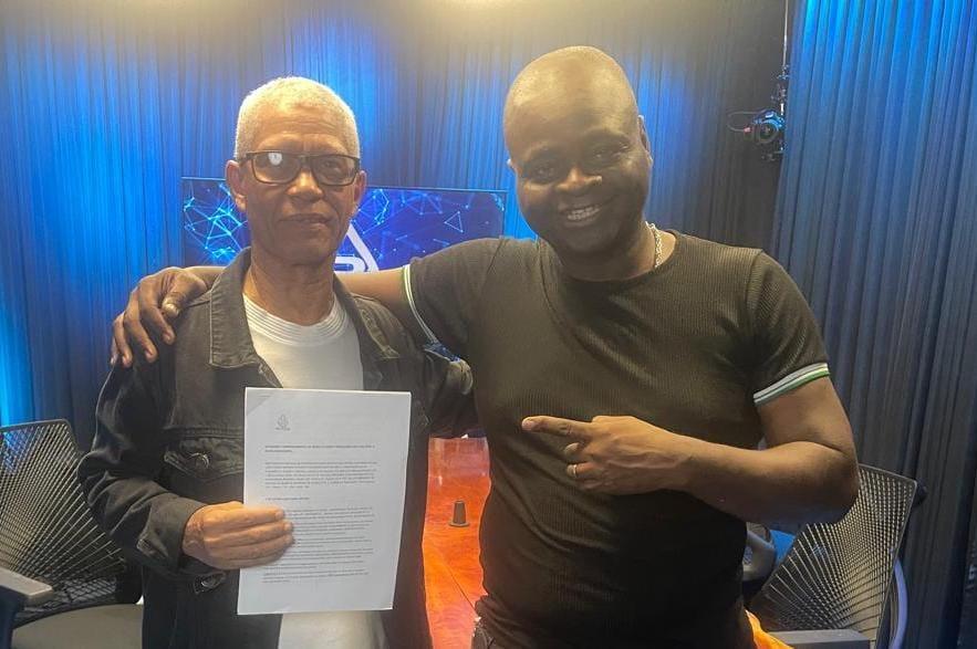 Roberto Dom assina com a gravadora Bless e celebra nova fase na carreira gospel