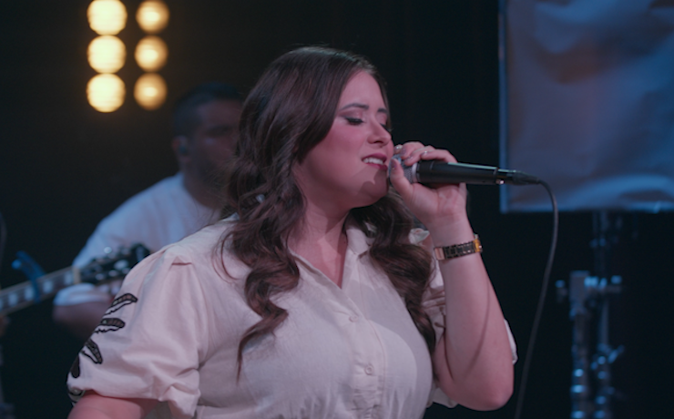 Aline Tavares lança a canção autoral “Acredito Na Minha Geração”