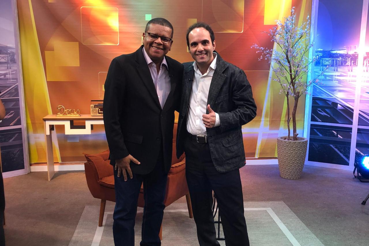 Cantor Edu Silvera grava participação no programa 