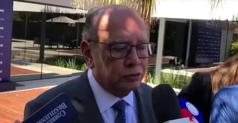 Gilmar surge abatido, mas reafirma apoio 'inequívoco' a Moraes