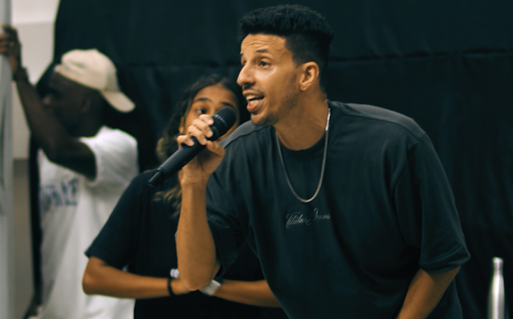 “Perto de Deus”, uma música vibrante do cantor Rafah para o seu coração