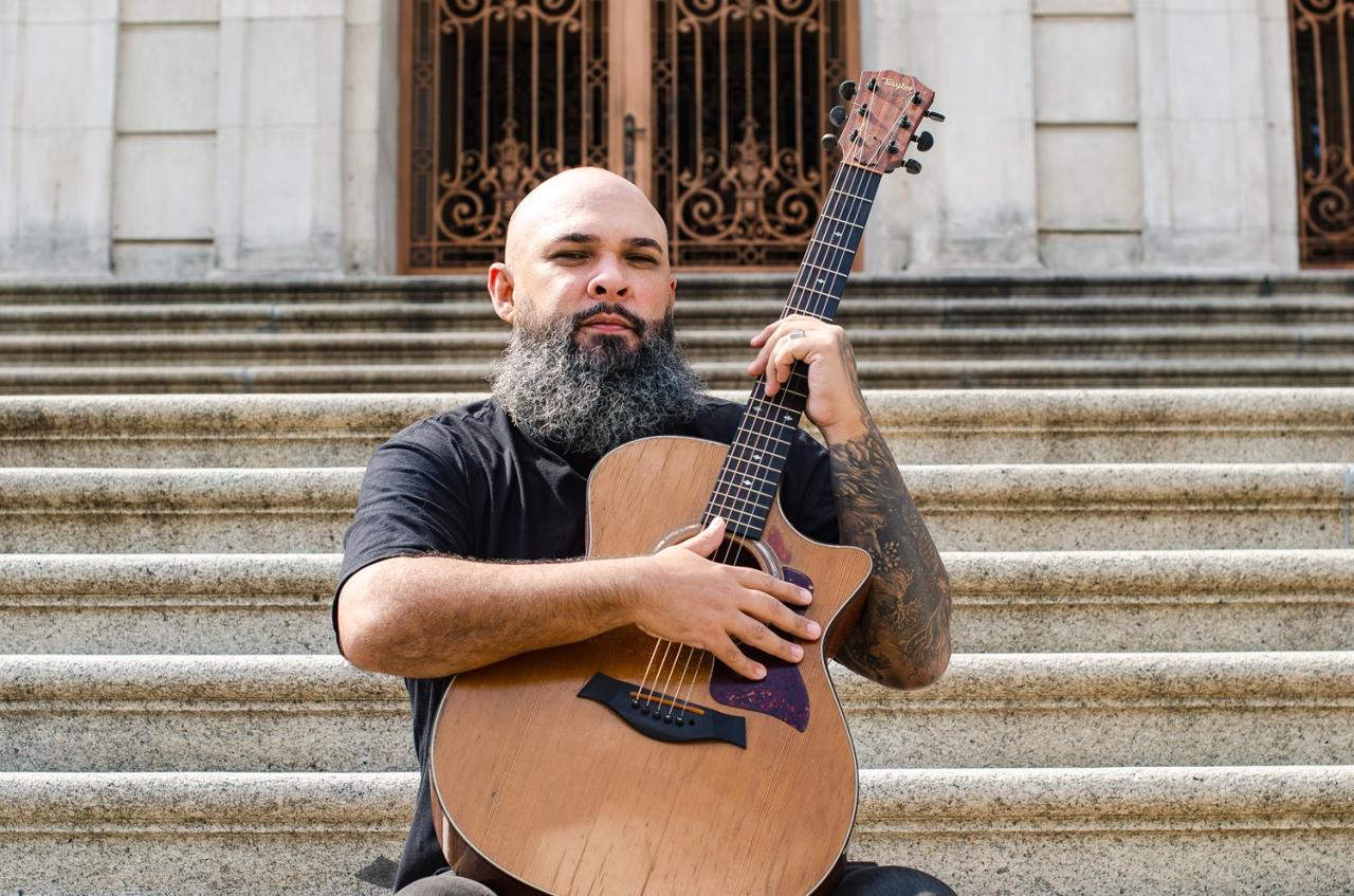 Vitor Teixeira lança o single “Jesus Tua Voz” pelo selo Nova Fase Music