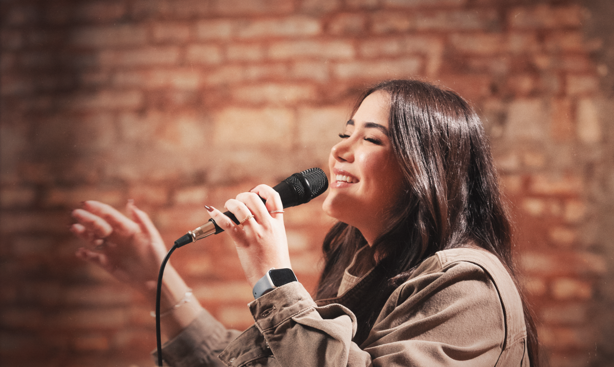 Brenda Danese apresenta o single e clipe “Abandono o Meu Poço” pela Universal Music