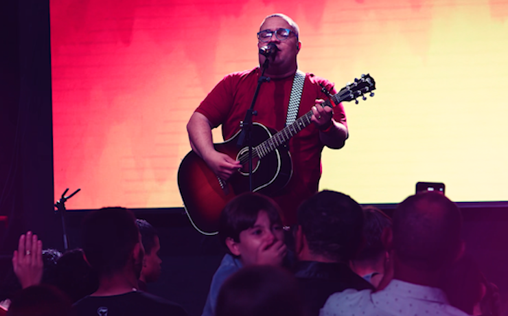 Douglas Borges lança “Eu Sou Teu Pai”, uma canção de amor e acolhimento