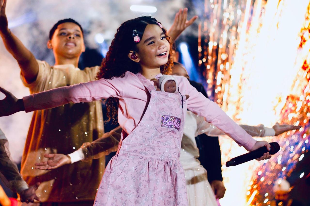 Fenômeno gospel mirim Maria Pita estreia a “Turminha da Pita” em Maricá (RJ)