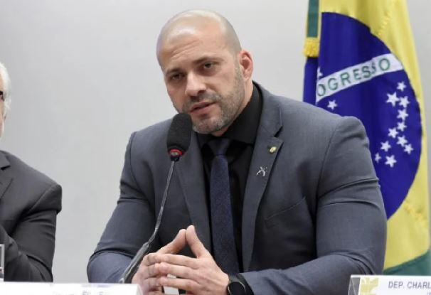 Moraes concede a Silveira progressão para o regime aberto
