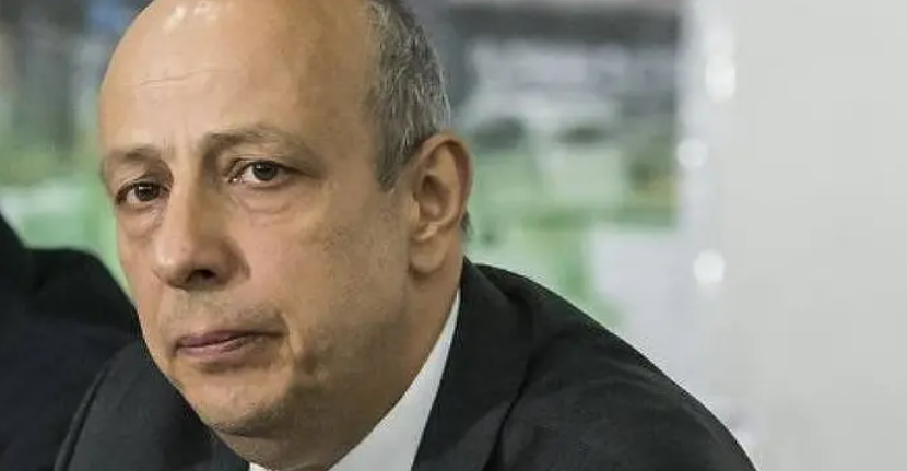 Polícia decreta a prisão de 4º suspeito pela morte de ex-delegado