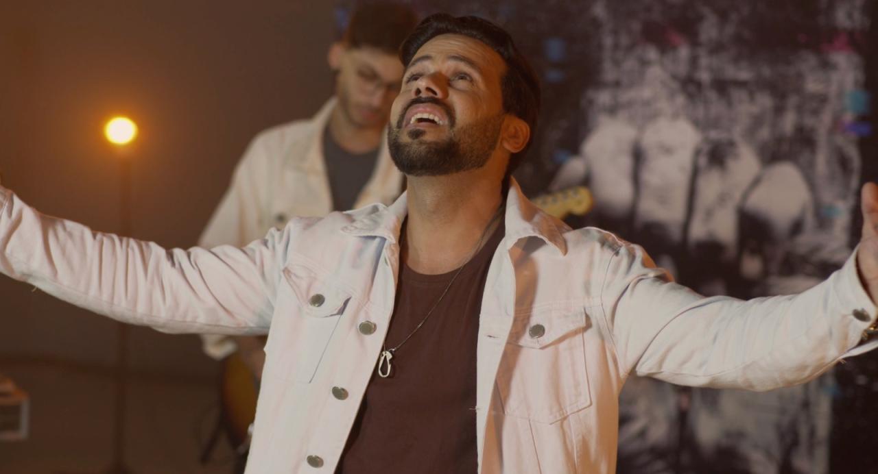 Filipe Marques lança a canção “Hosana”, última faixa do álbum “Digno”