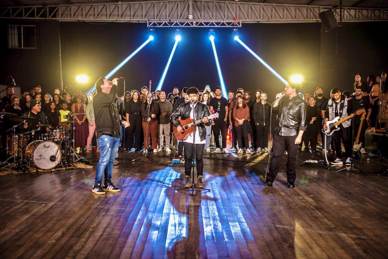 Ministério Khorus, collab André e Felipe, lança o segundo single do DVD “Livres 2025”