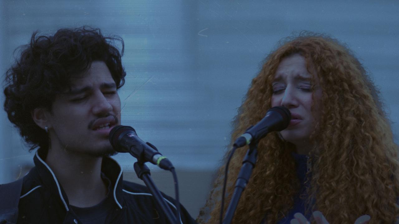 Vitória Frozi & Kaleb Fernandes do Cultura do Céu juntos na canção “Herege”