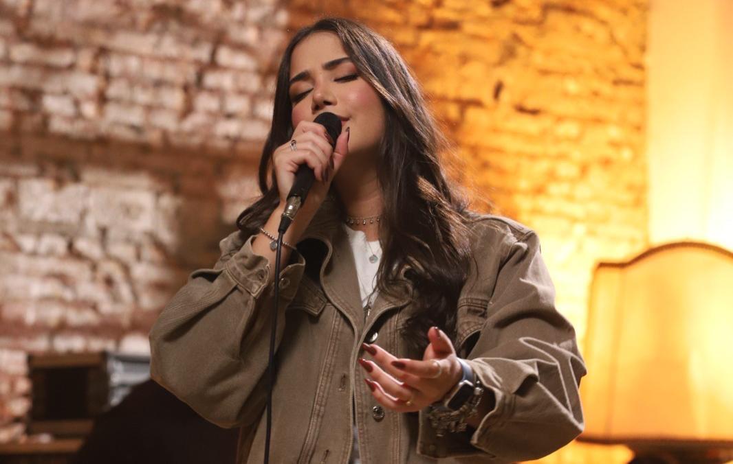 Brenda Danese apresenta “Segundo o Teu Coração”, seu novo single e vídeo