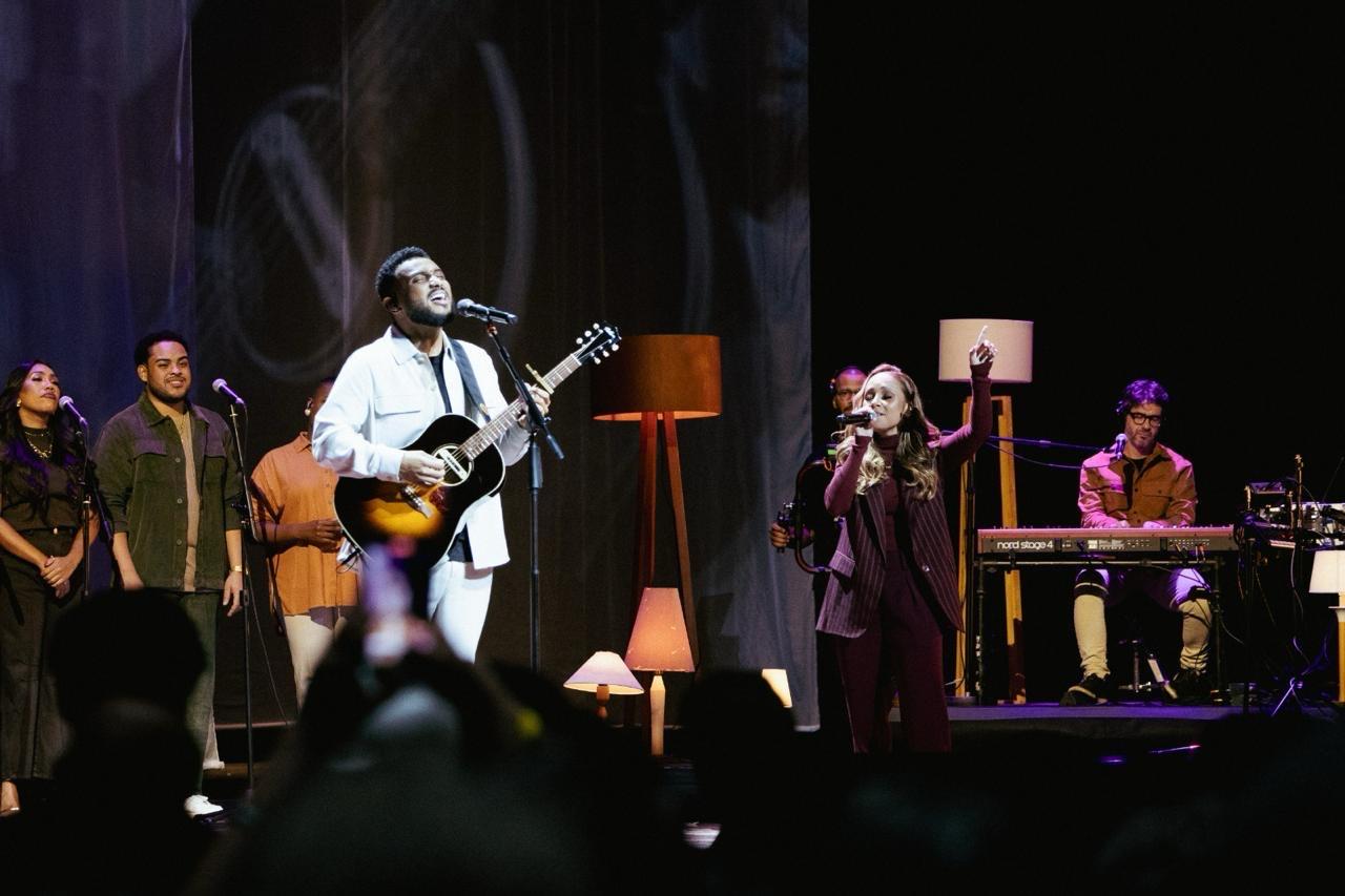 Ganhador do Latin GRAMMY®️, Eli Soares lança, ao lado de Bruna Karla, o single e clipe colaborativo “Fé Para o Impossível