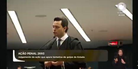 Dino aciona polícia do STF para advogado de Filipe Martins