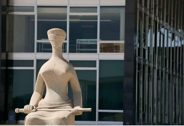 Advogados condenam encaminhamento de Bolsonaro ao sistema prisional