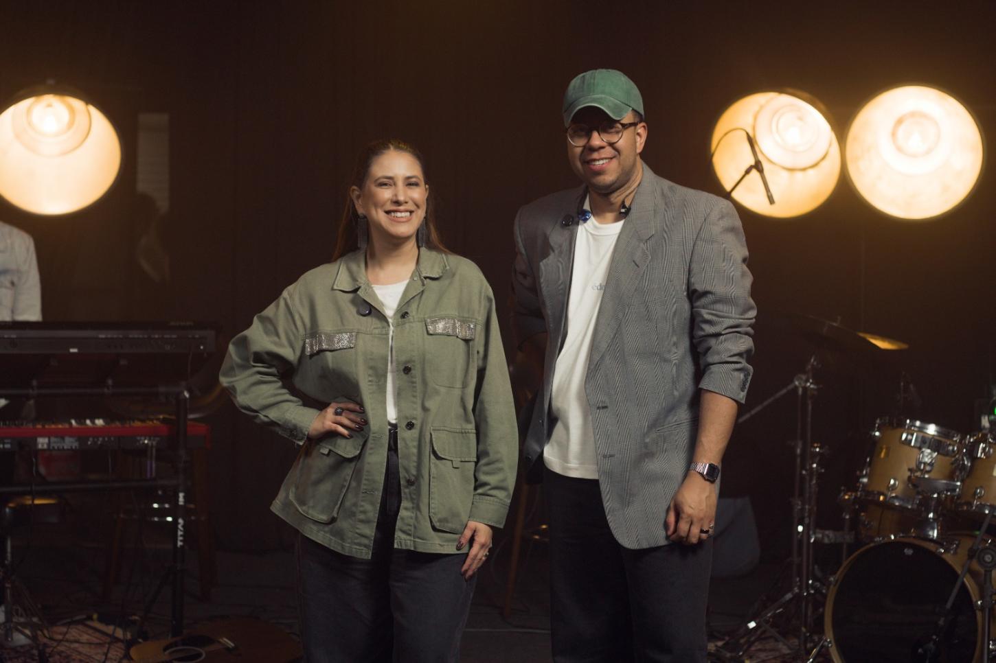 Rodrigo de Campos e Ana Nóbrega na bela canção “Sem Jesus Eu Não Tenho Nada”