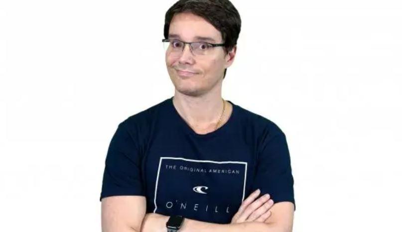 Youtuber brasileiro revela que deixou de ser ateu e agora crê em Deus