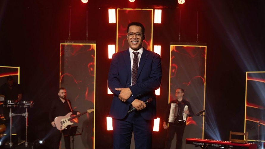 Alex Soares lança “No Mistério”, faixa que abre seu novo DVD