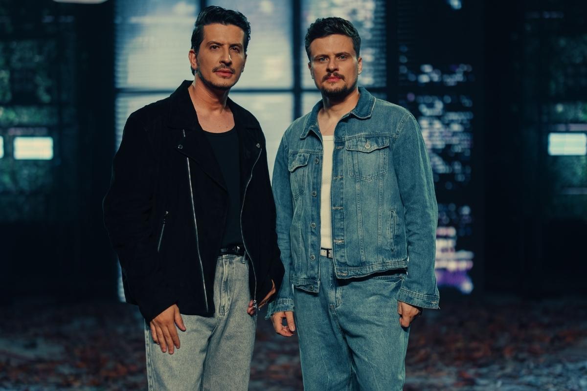 André e Felipe completam EP “Estações” com a canção “Jesus Te Ama De Graça”