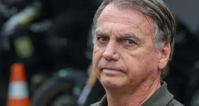 Bolsonaro mantém melhora clínica, informa boletim médico