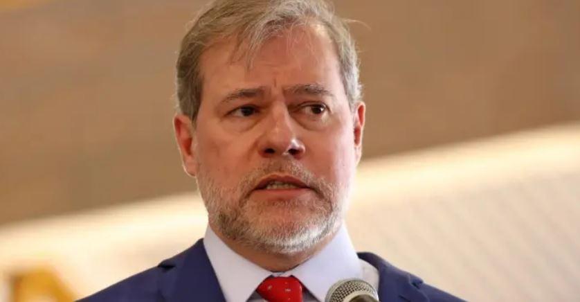 Planilha da PF coloca Moraes, Toffoli e Viviane em mesa do Master