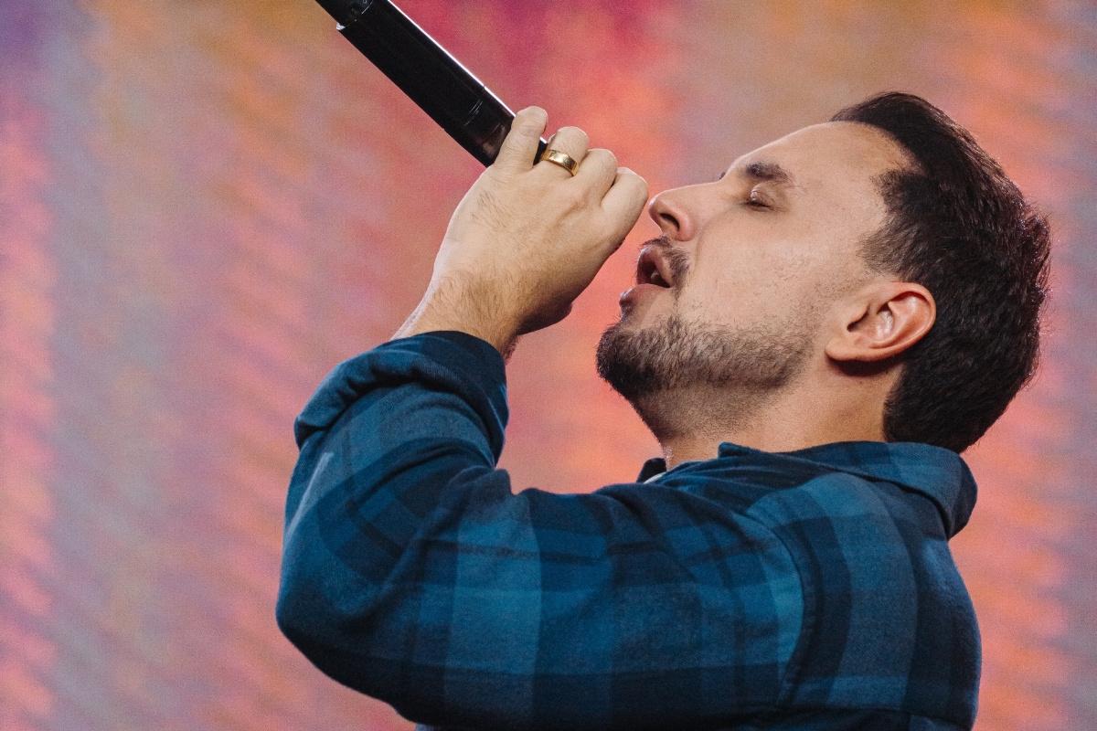 Theo Rubia lança “O Céu É O Meu Lar”, primeira faixa do álbum 100% autoral