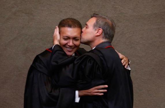 Nunes Marques toma posse na presidência do TSE; Mendonça assume a vice-presidência