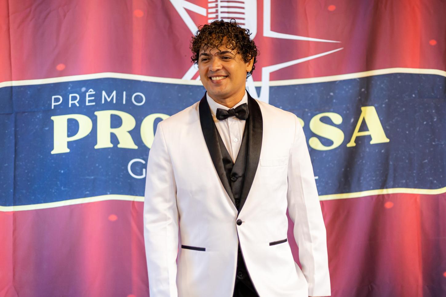 Hudson Vieira vence o Prêmio Promessa Gospel 2026 e lança o single “O Céu é o Meu Lugar” marcando nova fase em sua trajetória