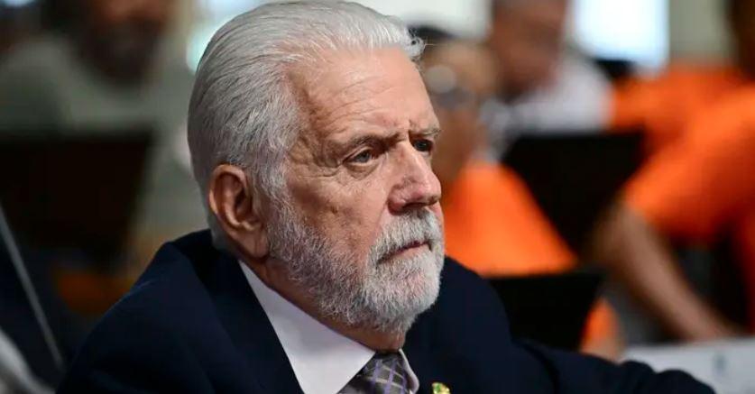 Jaques Wagner deve pedir licença da liderança do governo no Senado