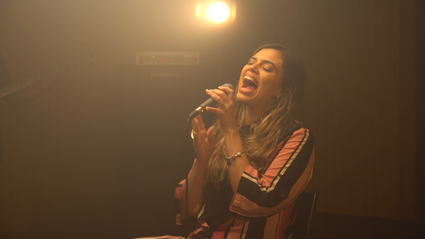 Gabi Freitas lança o single 