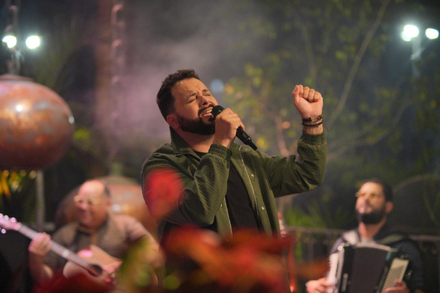 Klebson Kollins revisita canções que marcaram sua caminhada de fé no álbum “Respirar”