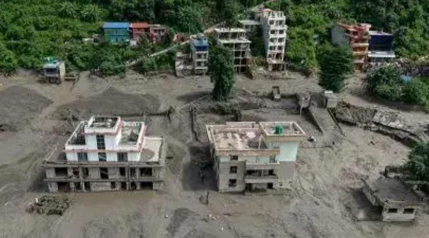 Enchentes no Nepal deixam quase 700 mortos e país estima US$ 5 bi em reconstrução