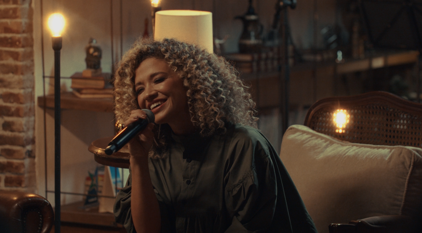 Arianne revive “Autor da Minha Fé”, clássico cristão que atravessa gerações com uma forte mensagem de esperança