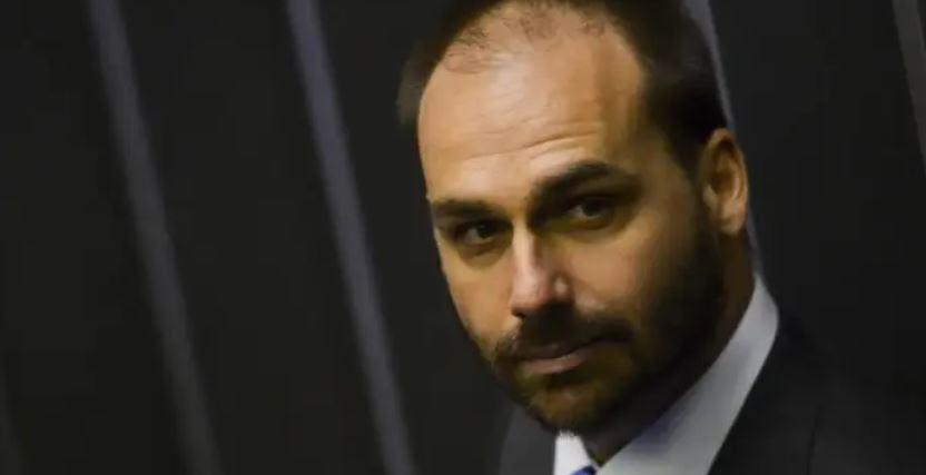 Governo Lula demite Eduardo Bolsonaro da Polícia Federal