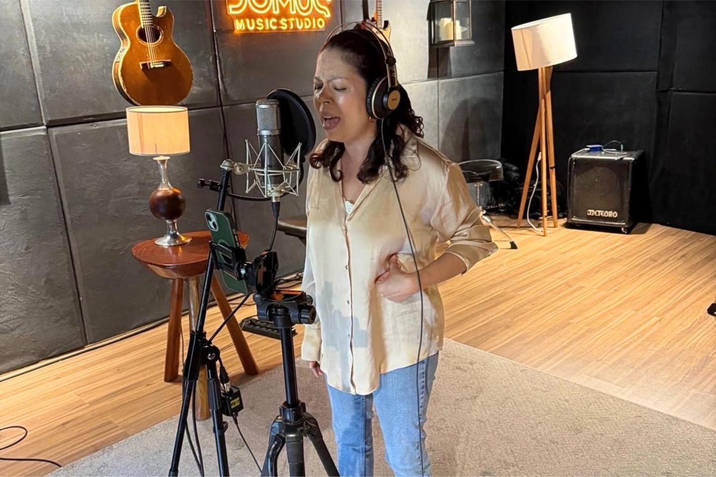 Raquel Buoery lança “Aos Teus Pés, Jesus”, canção que nasceu de um encontro com o próprio Senhor