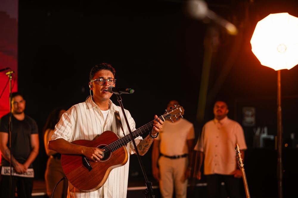 José Wellington lança o álbum “Vem Marcar (Ao Vivo)” e o videoclipe de “A Ti Seja a Glória”