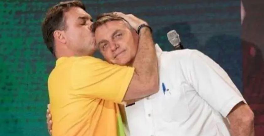 No Ponto O reencontro de Flávio com Bolsonaro