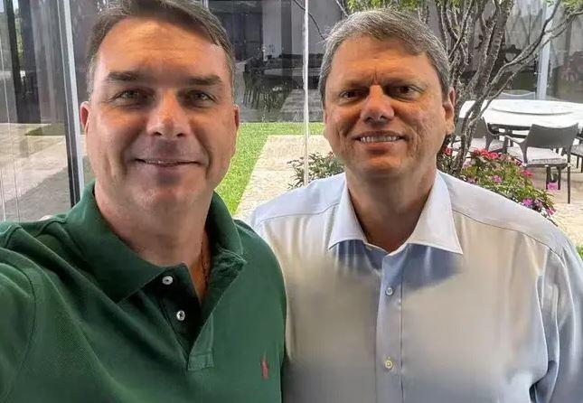 Tarcísio de Freitas (Republicanos) é reeleito governador de São Paulo no 1° turno