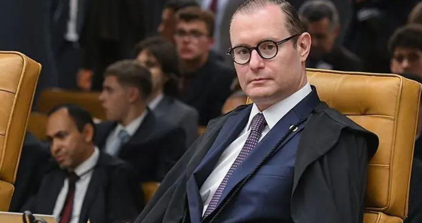 Zanin assume relatoria de ação do PT para esticar votação