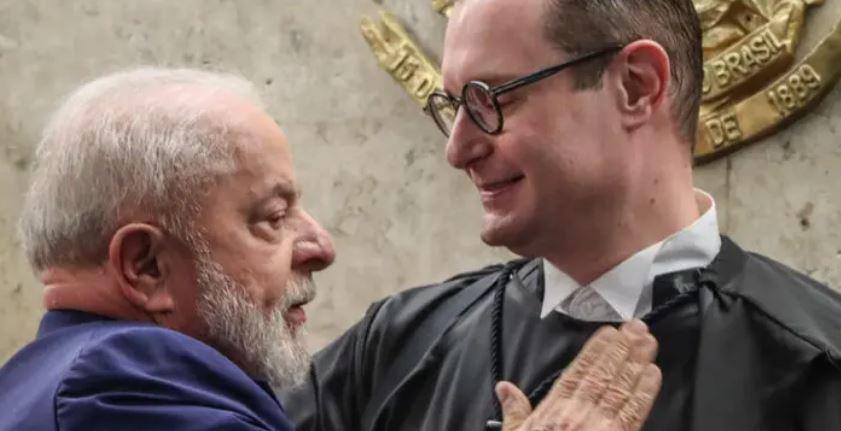 Zanin 'atropela' TSE e manda prorrogar votação em todo o Brasil até as 19h
